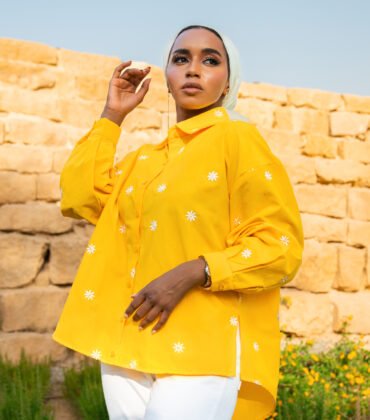 Daisy yellow shirt