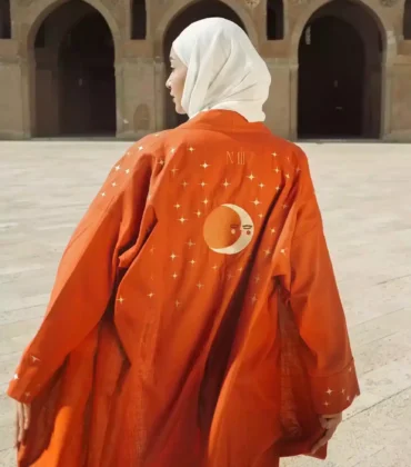 Moon love kimono in brick