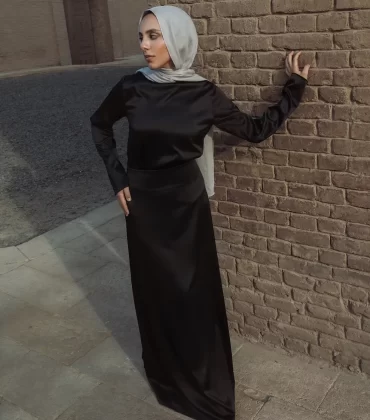 Pearl skirt in black