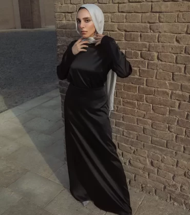 Pearl skirt in black