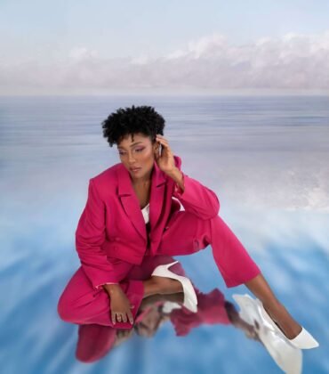 Half Cropped Jacket in Pink